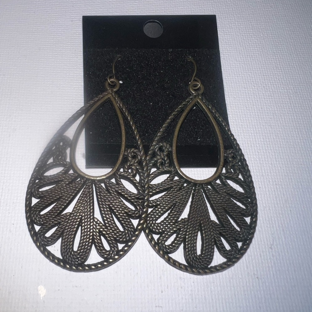 ♦️ Silver Long Hoop Earrings with Filigree.‎